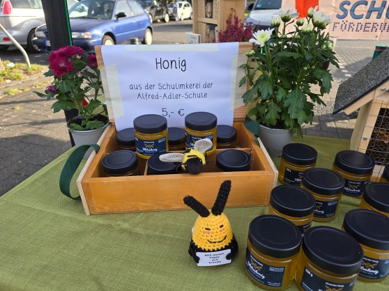 Honigverkauf auf dem Wochenmarkt Vierlinden