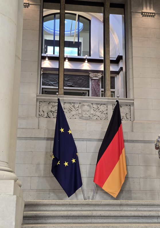 Bildungsreise nach Berlin als Dank für Engagement im Bereich Europaschecks